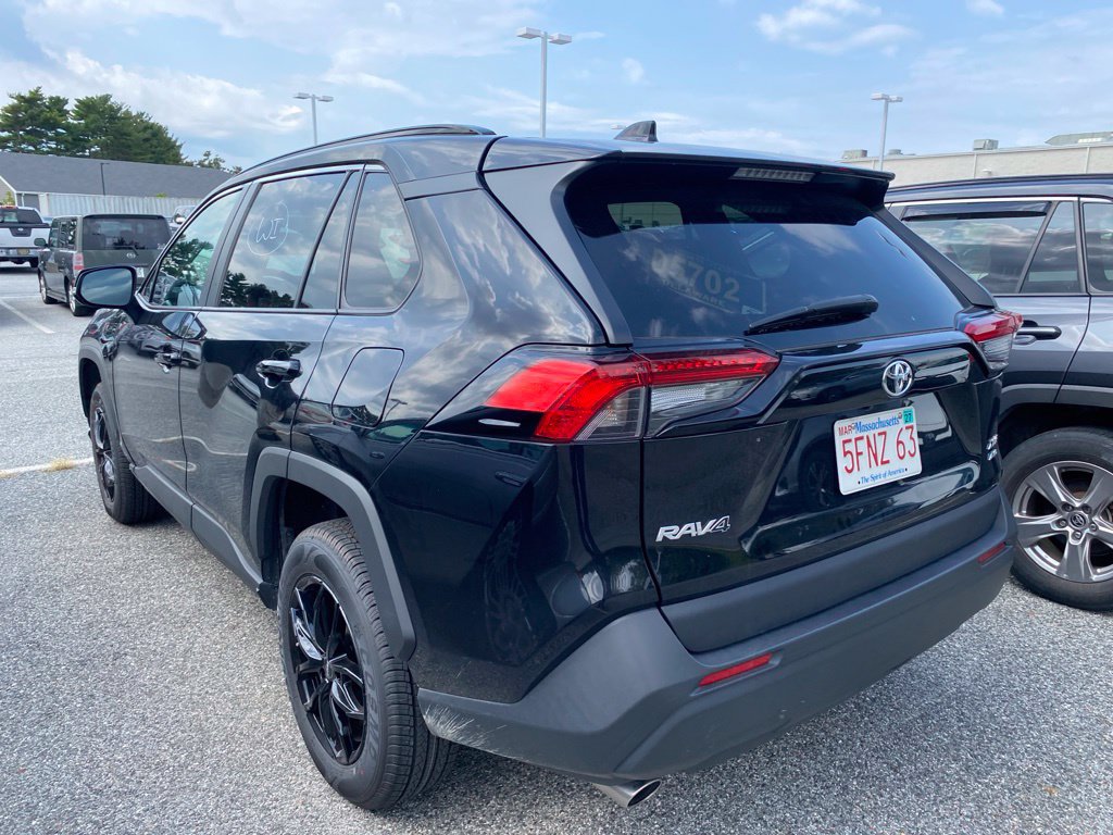 Used 2025 Toyota RAV4 XLE AWD/4WD image 5