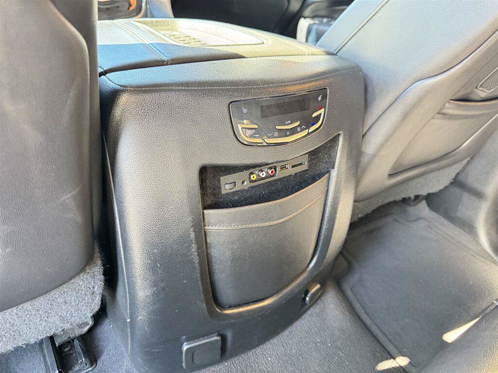 Used 2016 Cadillac Escalade Luxury AWD/4WD image 23