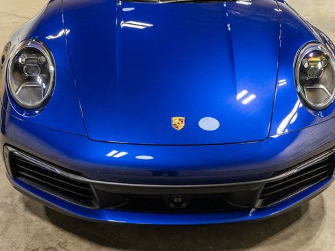 Used 2020 Porsche 911 Carrera w/ Premium Package RWD image 16