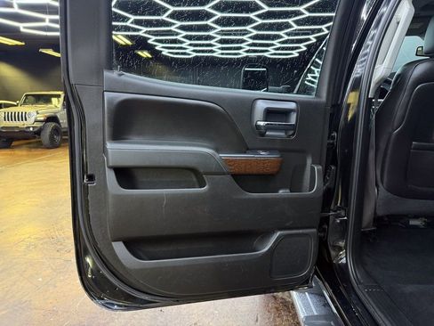 Used 2015 GMC Sierra 2500 SLT w/ Duramax Plus Package image 19