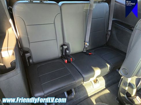 Used 2023 Chevrolet Traverse LT FWD image 14