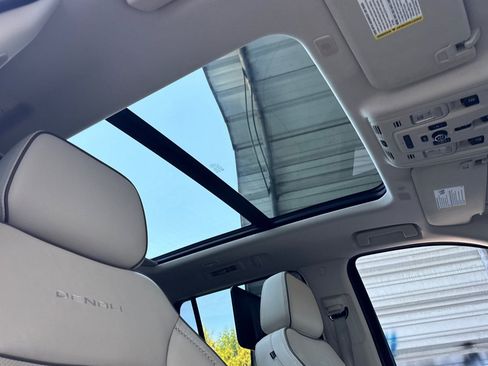 Used 2021 GMC Yukon Denali w/ Denali Ultimate Package image 16