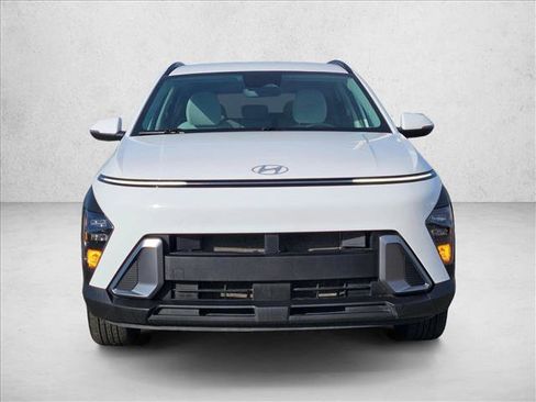 Used 2025 Hyundai Kona SEL image 2