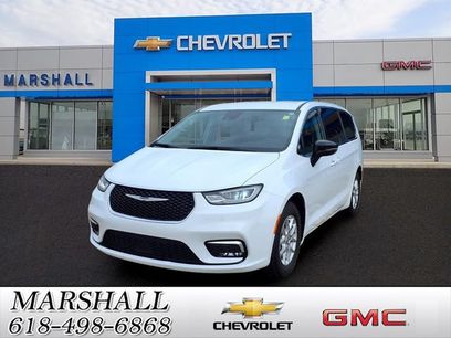 Used 2024 Chrysler Pacifica Touring-L
