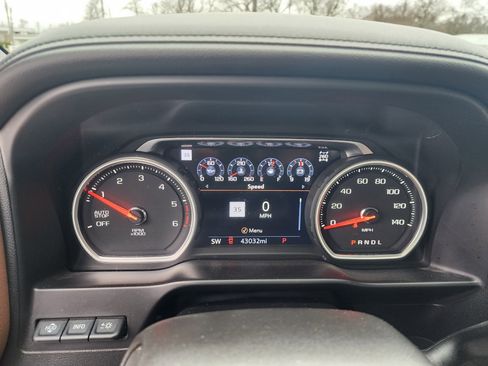 Used 2021 Chevrolet Silverado 1500 High Country w/ Technology Package image 8