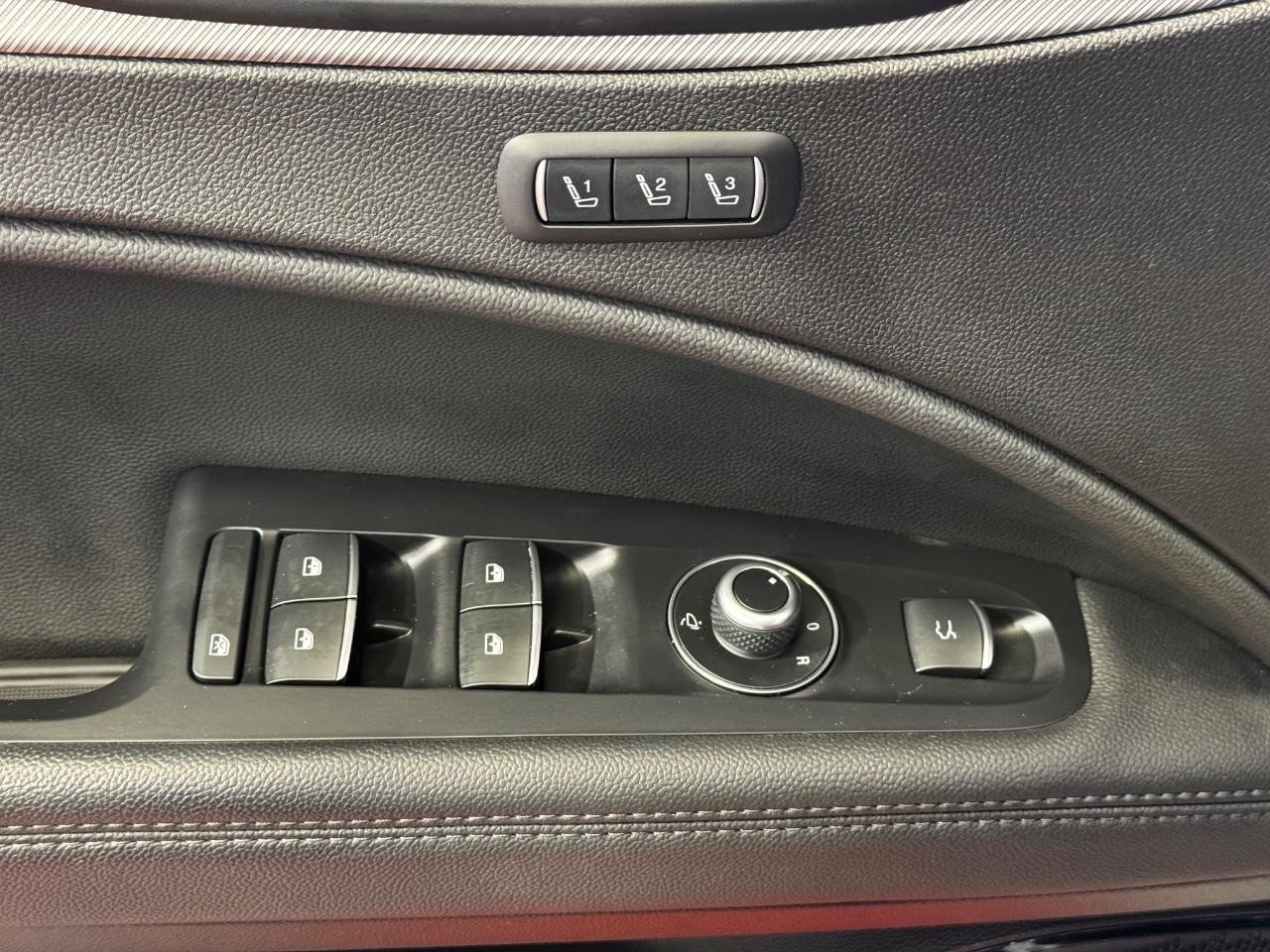 Used 2024 Alfa Romeo Stelvio Ti w/ Performance Driving Package AWD/4WD image 18