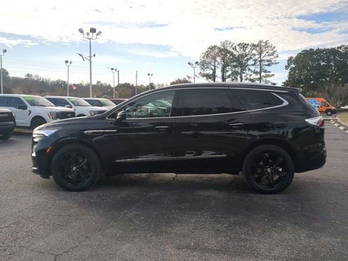 Used 2024 Buick Enclave Essence w/ Experience Buick Package image 7