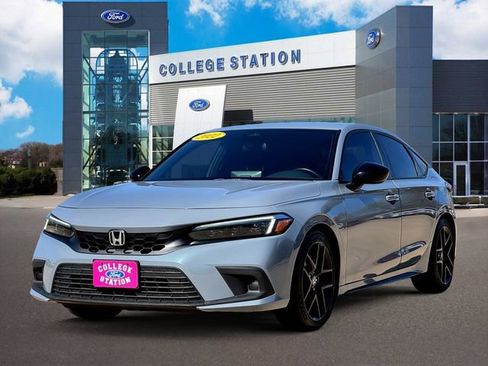 Used 2022 Honda Civic Sport image 2