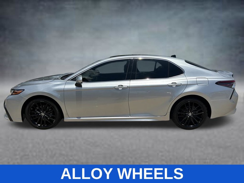 Used 2021 Toyota Camry XSE FWD image 3