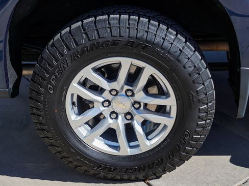 Used 2020 Chevrolet Silverado 1500 LT w/ All-Star Edition AWD/4WD image 11
