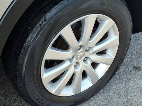 Used 2010 MAZDA CX-9 Touring w/ Moonroof & Bose Audio Pkg FWD image 13