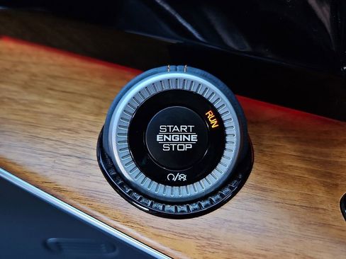 Used 2022 Jeep Grand Wagoneer Series III w/ Rear Seat Video Group 1 image 25