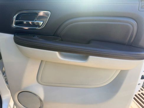 Used 2013 Cadillac Escalade ESV Platinum image 22