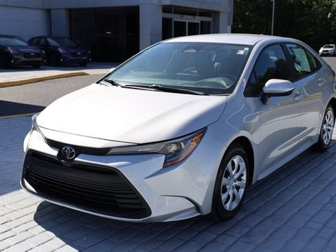 Used 2023 Toyota Corolla LE FWD image 1