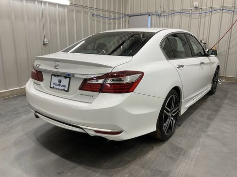 Used 2017 Honda Accord Sport image 22