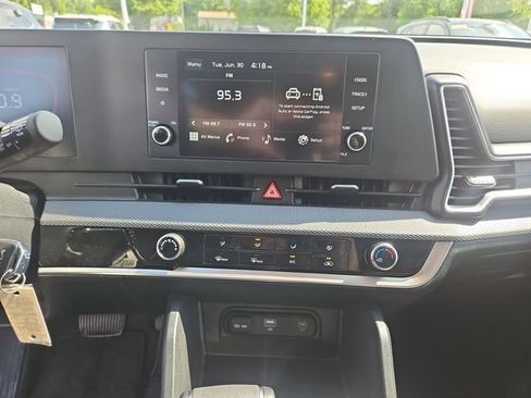 Used 2024 Kia Sportage LX AWD/4WD image 18