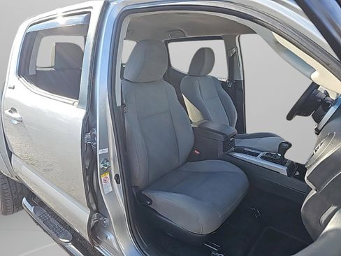 Used 2019 Toyota Tacoma SR5 image 40
