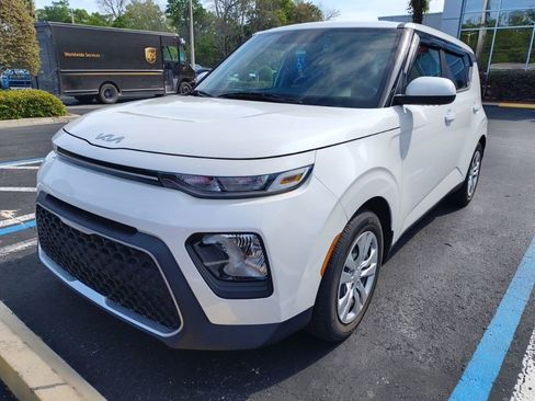 Used 2022 Kia Soul LX image 1