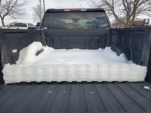 Used 2025 Chevrolet Silverado 1500 LT image 9