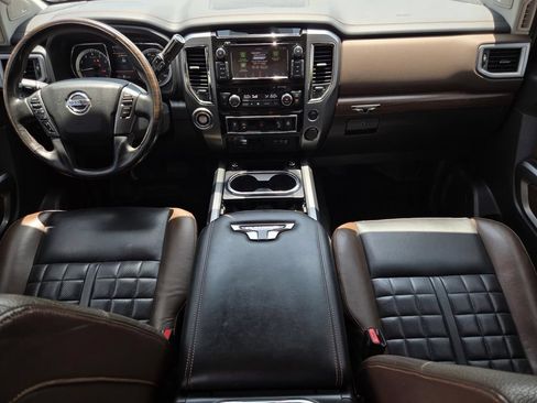 Used 2019 Nissan Titan Platinum Reserve RWD image 15