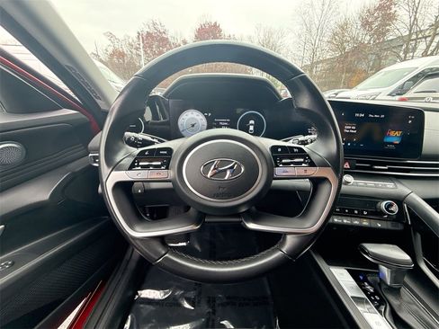Used 2023 Hyundai Elantra SEL w/ Convenience Package image 11