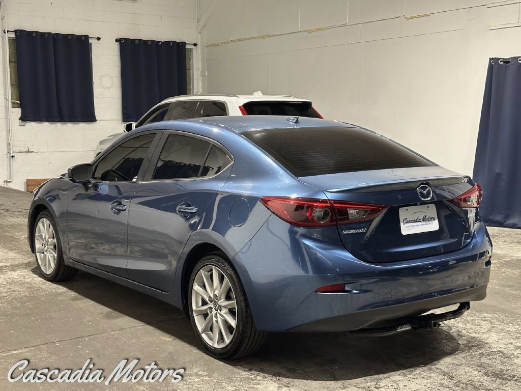 Used 2017 MAZDA MAZDA3 Grand Touring w/ Premium Equipment Package FWD image 4