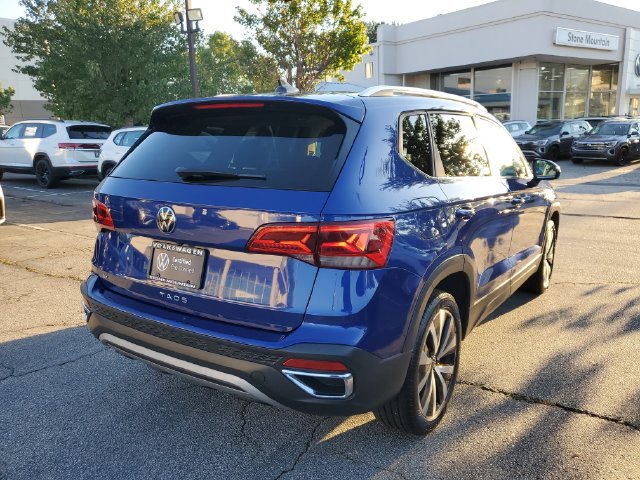 Certified 2023 Volkswagen Taos SE w/ Panoramic Sunroof Package FWD image 4