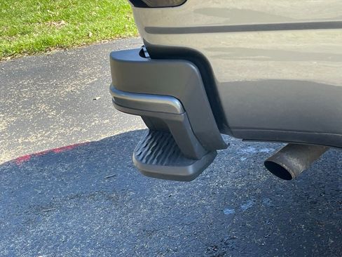 Certified 2022 Chevrolet Colorado W/T w/ Custom Special Edition image 17