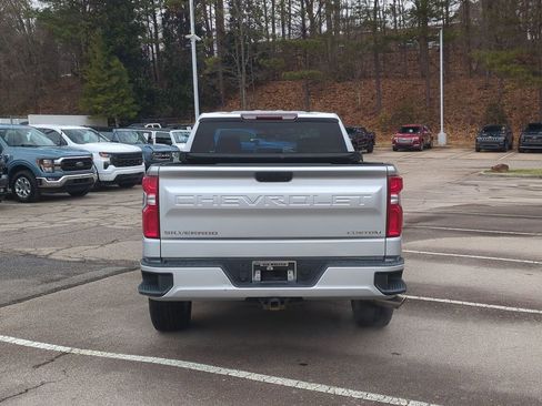 Used 2019 Chevrolet Silverado 1500 Custom w/ Custom Value Package image 4