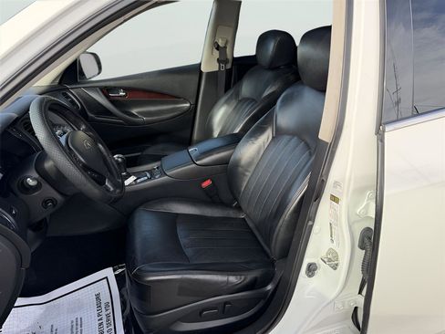 Used 2017 INFINITI QX50 AWD w/ Premium Plus Package image 12