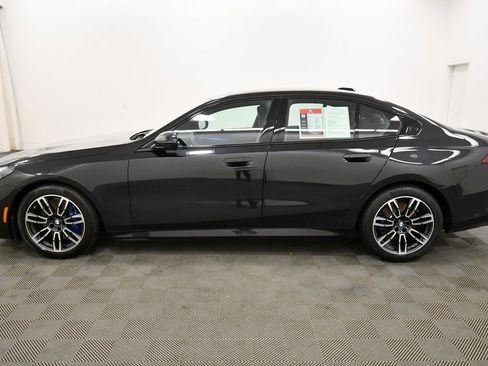 Used 2024 BMW 540i xDrive w/ Premium Package image 4