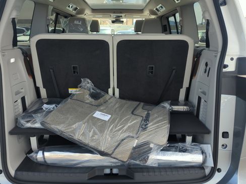 New 2025 Volkswagen ID. Buzz 1st Edition image 30