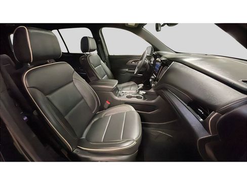 Used 2023 Chevrolet Traverse Premier image 18