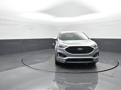 Certified 2020 Ford Edge ST image 2