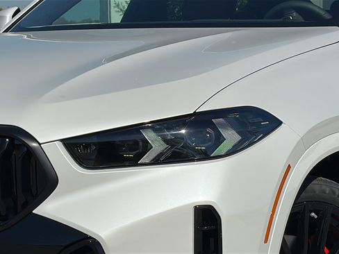 New 2026 BMW X6 xDrive40i w/ Climate Comfort Package image 4