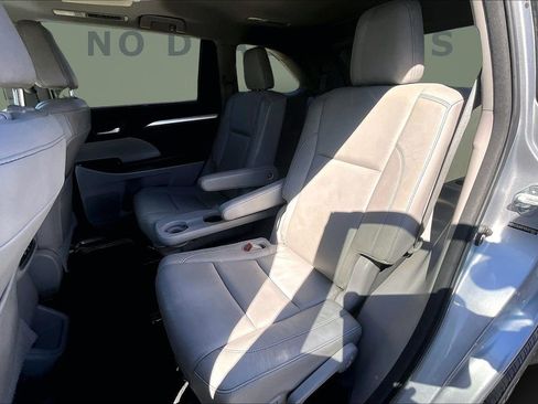 Used 2014 Toyota Highlander XLE image 22