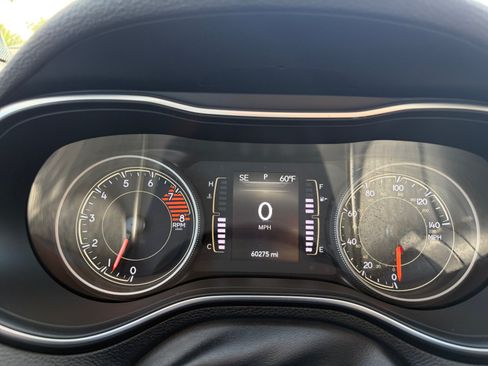 Used 2019 Jeep Cherokee Latitude Plus w/ Cold Weather Group AWD/4WD image 19