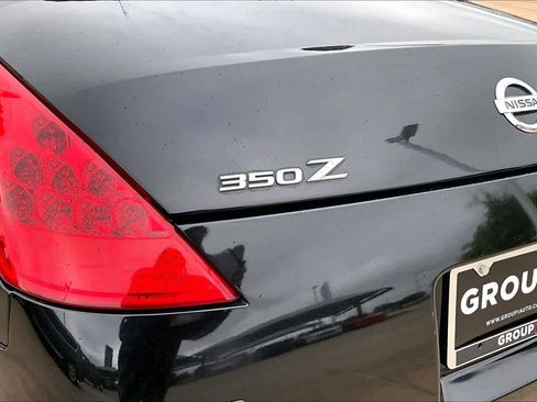Used 2008 Nissan 350Z Touring RWD image 9