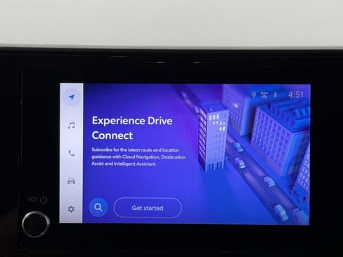 Used 2024 Toyota Highlander LE image 28