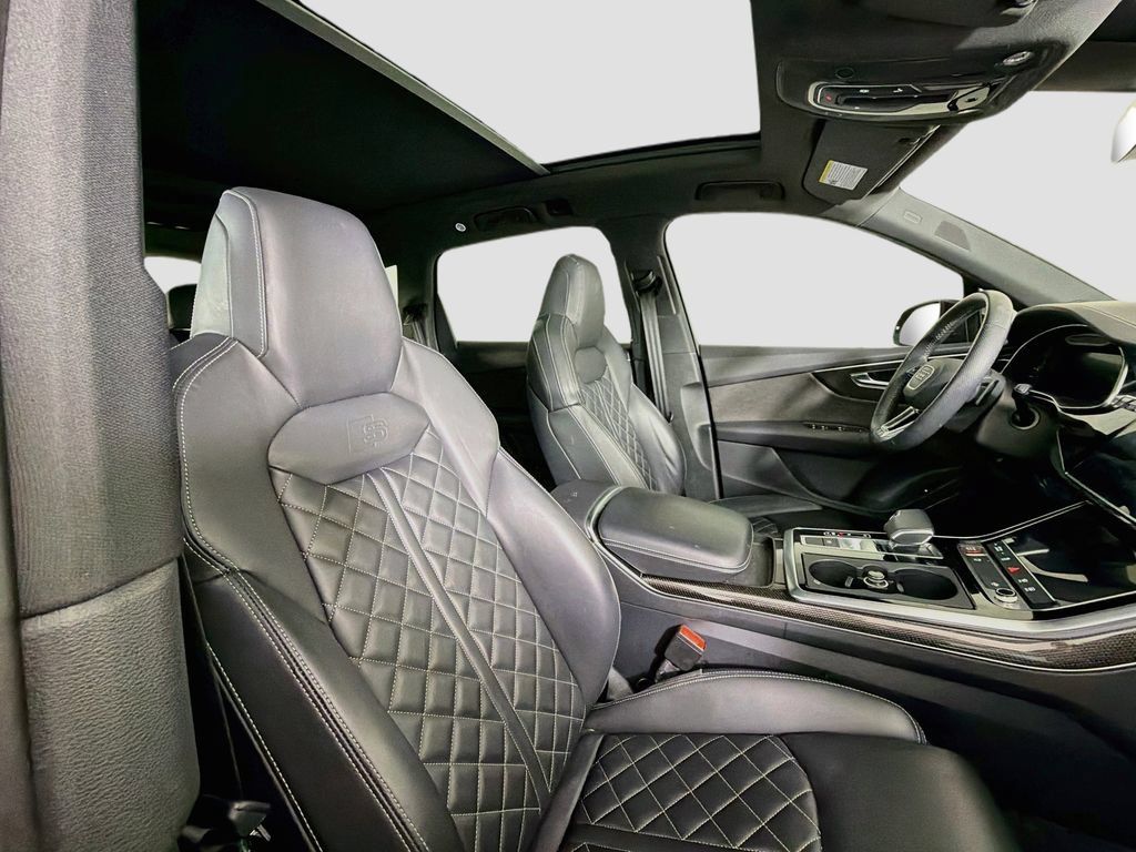 Used 2020 Audi SQ7 Premium Plus w/ Towing Package AWD/4WD image 31
