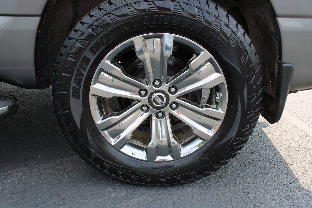 Used 2018 Nissan Titan SV w/ SV Convenience Package AWD/4WD image 18