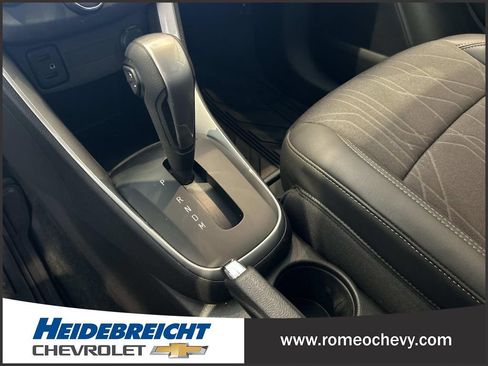 Certified 2022 Chevrolet Trax LT w/ LT Convenience Package image 24