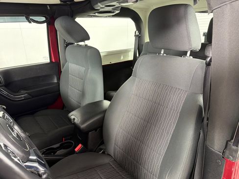 Used 2012 Jeep Wrangler Sport w/ Connectivity Group AWD/4WD image 12