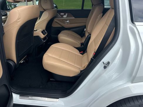New 2026 Mercedes-Benz GLS 580 4MATIC image 24