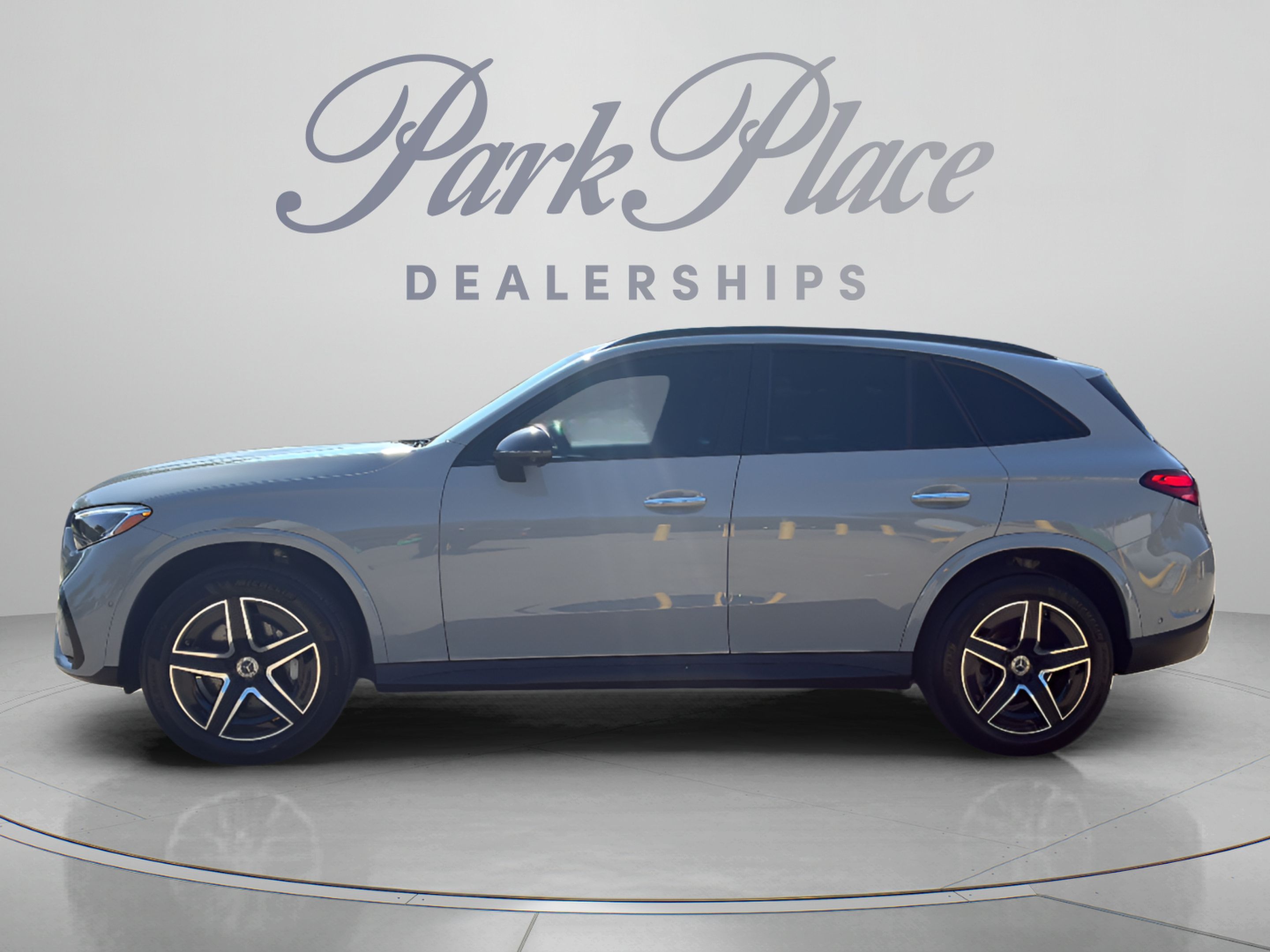 Used 2026 Mercedes-Benz GLC 300 image 23