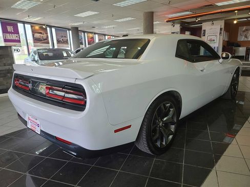 Used 2015 Dodge Challenger R/T w/ Quick Order Package 22B R/T image 5
