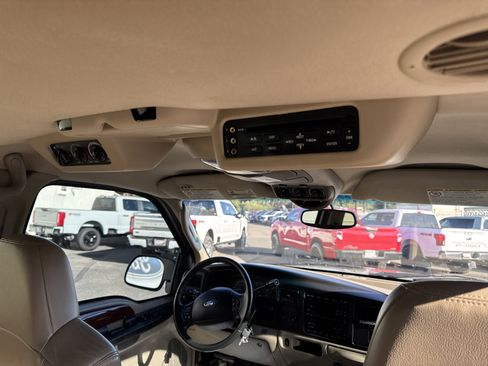 Used 2005 Ford Excursion Limited image 14