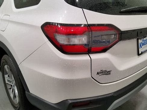 Certified 2024 Honda Pilot EX-L image 9