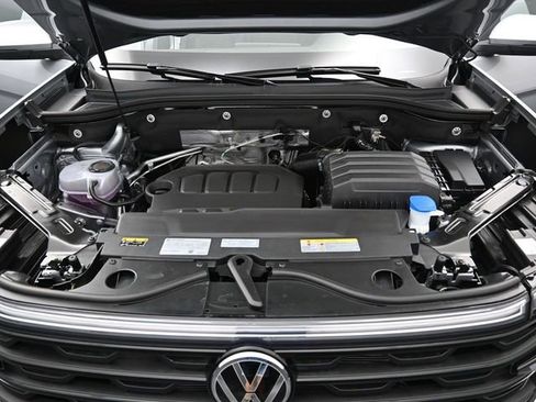 New 2026 Volkswagen Atlas Cross Sport SE image 15