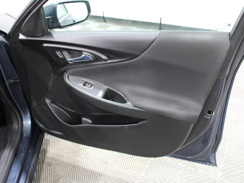 Used 2020 Chevrolet Malibu LT FWD image 28